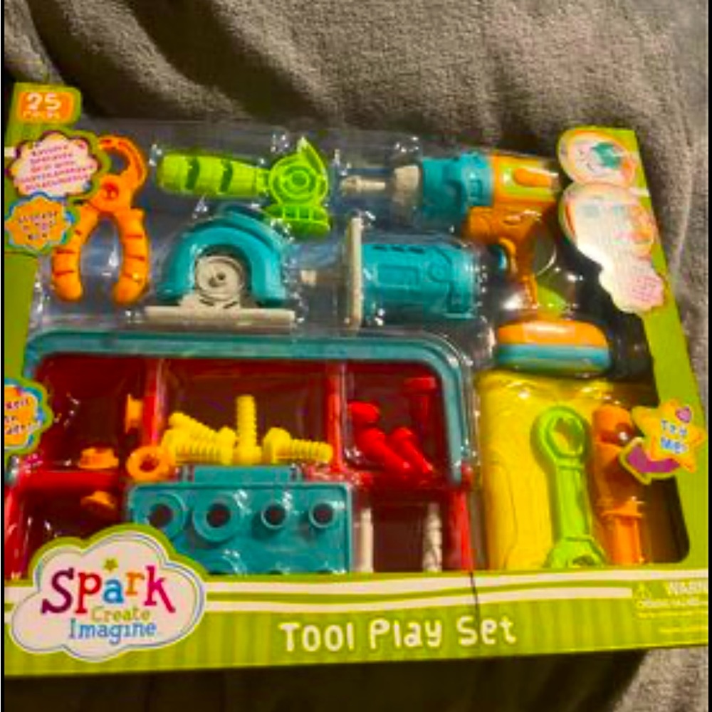 Spark Create Imagine 25 piece tool play set .